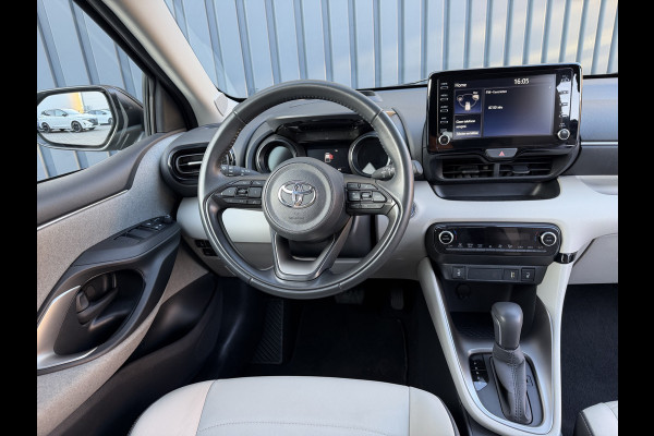 Toyota Yaris 1.5 Hybrid Executive | Creme Leer | Head-up | BSM | Rijklaar!!