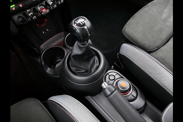 MINI Mini 2.0 Cooper S JCW Chili Serious Business (Dealer OnderH, Bucket Seats, Carplay, Navi Pro, Parkeerhulp, Stoelv, Etc)