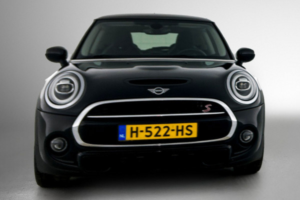 MINI Mini 2.0 Cooper S JCW Chili Serious Business (Dealer OnderH, Bucket Seats, Carplay, Navi Pro, Parkeerhulp, Stoelv, Etc)