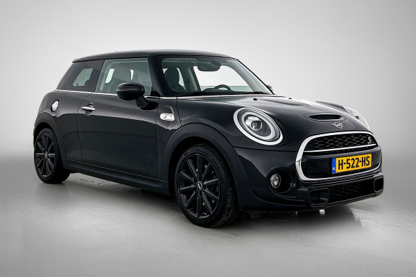 MINI Mini 2.0 Cooper S JCW Chili Serious Business (Dealer OnderH, Bucket Seats, Carplay, Navi Pro, Parkeerhulp, Stoelv, Etc)
