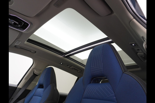 Lynk & Co 01 PHEV AUT-7 261pk Pano-Schuifdak Lmv 20" 360°Camera Apple Carplay Android Auto Adap.Cruise Navi Pdc Ecc Keyless Led Plug-In Hybri Elek.Memory.Stoel File assistent Dodehoek detector Elektrisch bedienbare achterklep Rijstrooksensor Wifi Verkeersbord detectie 425Nm koppel 3,7kw laadvermogen €41.882 Nieuwprijs 1e Eigenaar Origineel NLse auto!