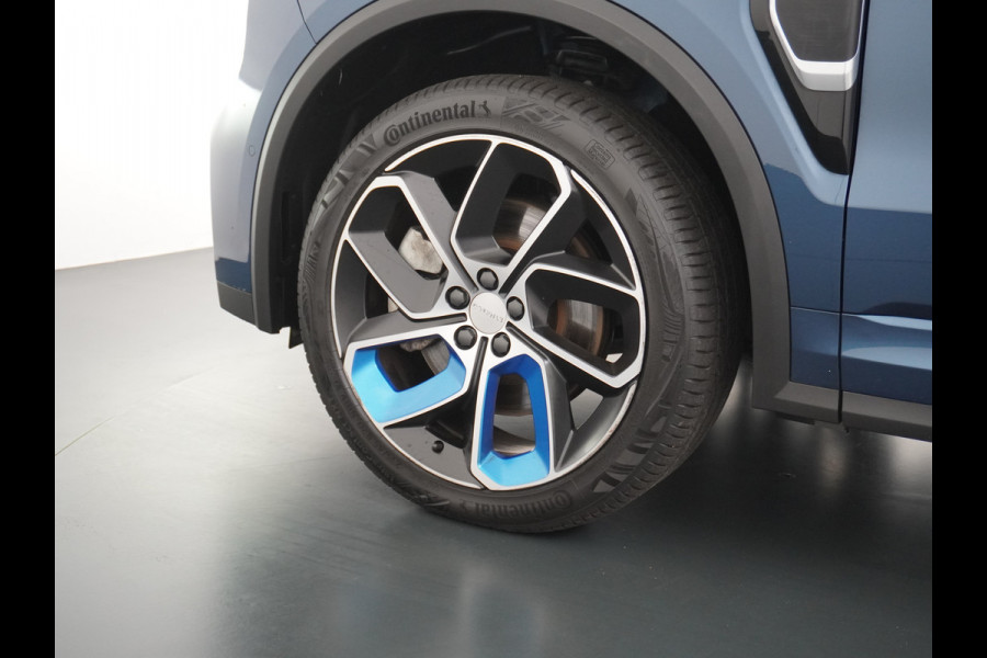 Lynk & Co 01 PHEV AUT-7 261pk Pano-Schuifdak Lmv 20" 360°Camera Apple Carplay Android Auto Adap.Cruise Navi Pdc Ecc Keyless Led Plug-In Hybri Elek.Memory.Stoel File assistent Dodehoek detector Elektrisch bedienbare achterklep Rijstrooksensor Wifi Verkeersbord detectie 425Nm koppel 3,7kw laadvermogen €41.882 Nieuwprijs 1e Eigenaar Origineel NLse auto!