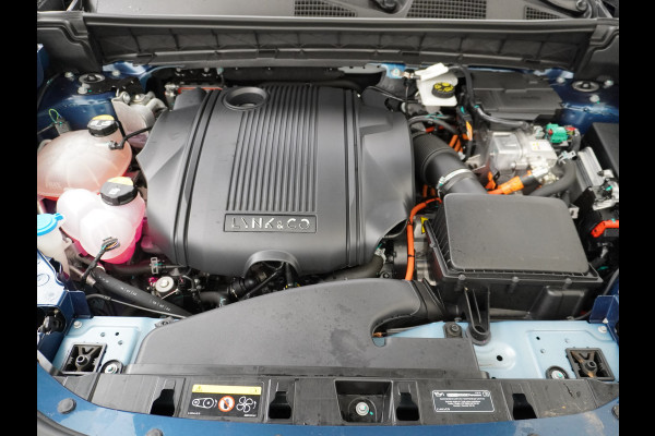 Lynk & Co 01 PHEV AUT-7 261pk Pano-Schuifdak Lmv 20" 360°Camera Apple Carplay Android Auto Adap.Cruise Navi Pdc Ecc Keyless Led Plug-In Hybri Elek.Memory.Stoel File assistent Dodehoek detector Elektrisch bedienbare achterklep Rijstrooksensor Wifi Verkeersbord detectie 425Nm koppel 3,7kw laadvermogen €41.882 Nieuwprijs 1e Eigenaar Origineel NLse auto!