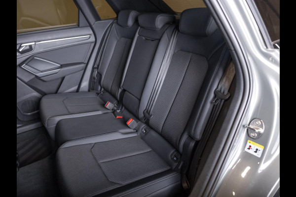 Audi Q3 35 TFSI 2x S-Line / 150pk / Trekhaak / Achteruitrij camera / Stoelverwarming /