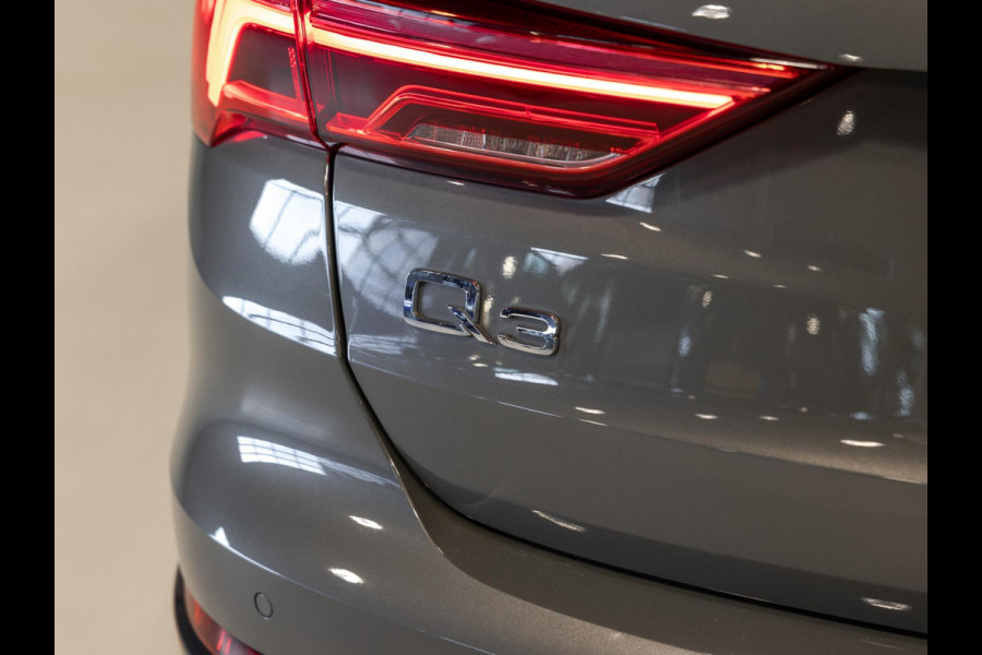 Audi Q3 35 TFSI 2x S-Line / 150pk / Trekhaak / Achteruitrij camera / Stoelverwarming /