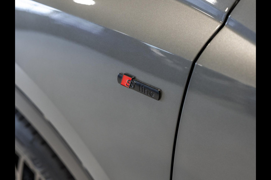 Audi Q3 35 TFSI 2x S-Line / 150pk / Trekhaak / Achteruitrij camera / Stoelverwarming /