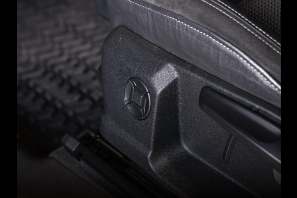 Audi Q3 35 TFSI 2x S-Line / 150pk / Trekhaak / Achteruitrij camera / Stoelverwarming /