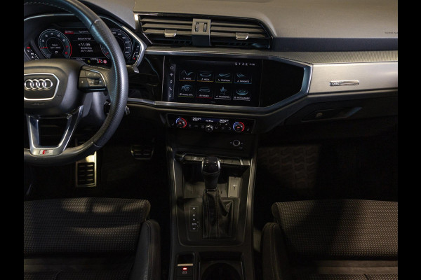 Audi Q3 35 TFSI 2x S-Line / 150pk / Trekhaak / Achteruitrij camera / Stoelverwarming /