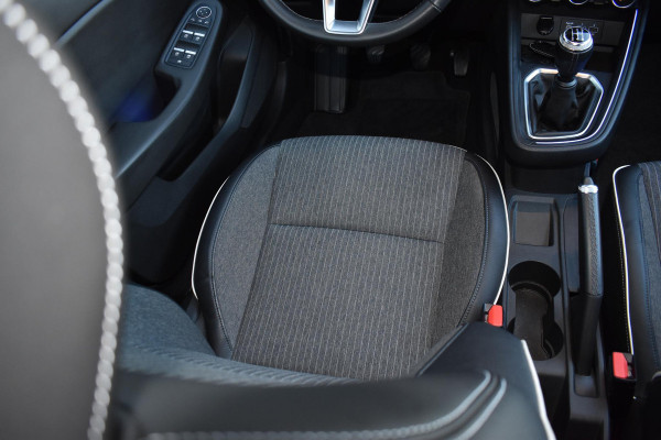 Renault Clio 1.0 TCe 100PK Intens | PDC | Carplay | LED | Keyless |