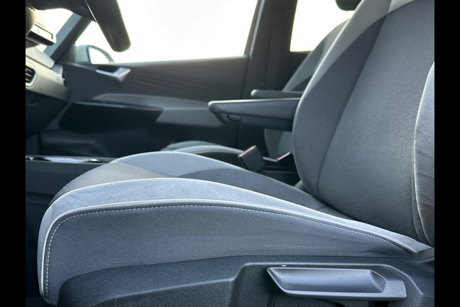 Volkswagen ID.3 First Plus 58 kWh CAMERA / STOELVERW.