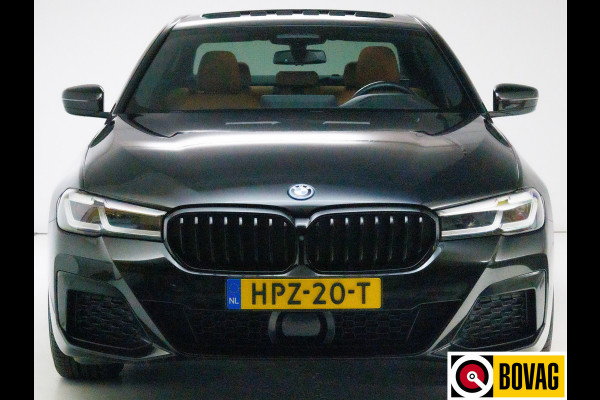 BMW 5 Serie 545e xDrive High Exec. M-sport Black Edition 394 PK | Open Dak | Trekhaak elec. | Volledig leder 360 Camera, Stoel- en stuurverwarming