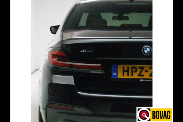 BMW 5 Serie 545e xDrive High Exec. M-sport Black Edition 394 PK | Open Dak | Trekhaak elec. | Volledig leder 360 Camera, Stoel- en stuurverwarming