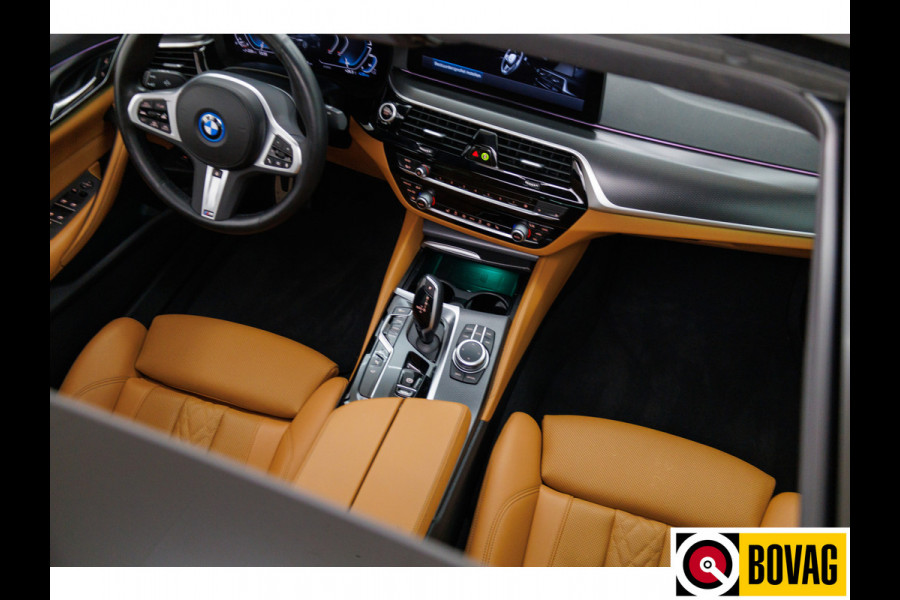 BMW 5 Serie 545e xDrive High Exec. M-sport Black Edition 394 PK | Open Dak | Trekhaak elec. | Volledig leder 360 Camera, Stoel- en stuurverwarming