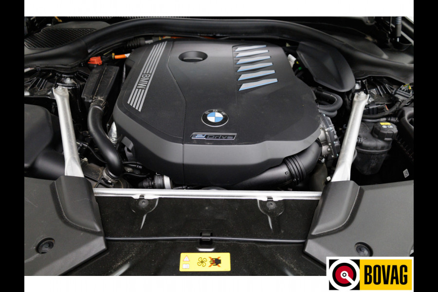 BMW 5 Serie 545e xDrive High Exec. M-sport Black Edition 394 PK | Open Dak | Trekhaak elec. | Volledig leder 360 Camera, Stoel- en stuurverwarming