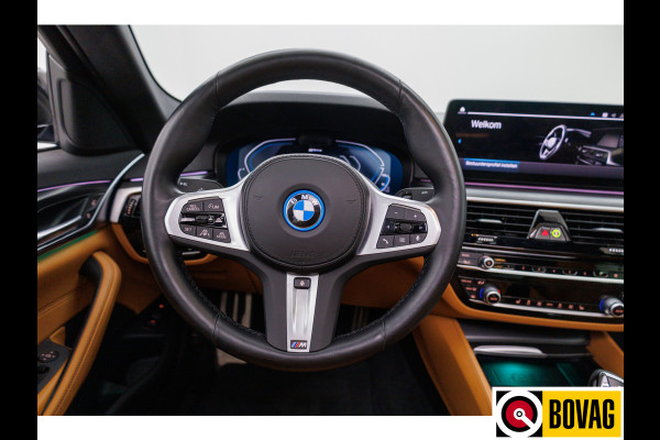 BMW 5 Serie 545e xDrive High Exec. M-sport Black Edition 394 PK | Open Dak | Trekhaak elec. | Volledig leder 360 Camera, Stoel- en stuurverwarming