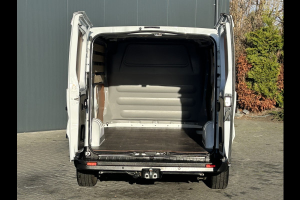 Renault Trafic 2.0 dCi 110 PK / L2H1 / TREKHAAK / 31.141 KM !! / 1e EIG. / AIRCO / CRUISE / 3-ZITS / APPLE CARPLAY / LED