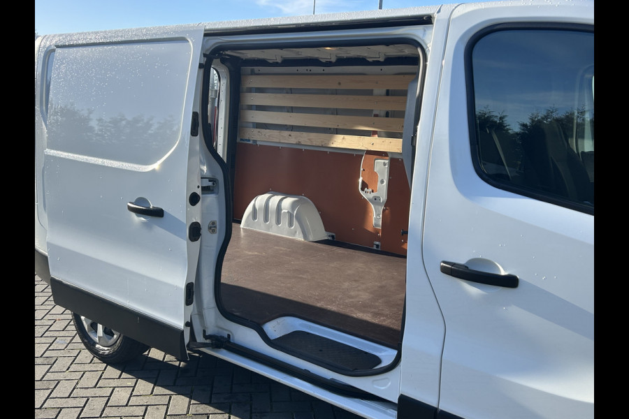 Renault Trafic 2.0 dCi 110 PK / L2H1 / TREKHAAK / 31.141 KM !! / 1e EIG. / AIRCO / CRUISE / 3-ZITS / APPLE CARPLAY / LED