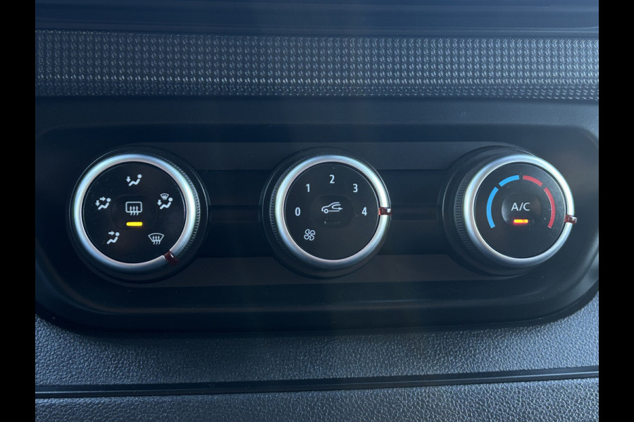 Renault Trafic 2.0 dCi 110 PK / L2H1 / TREKHAAK / 31.141 KM !! / 1e EIG. / AIRCO / CRUISE / 3-ZITS / APPLE CARPLAY / LED