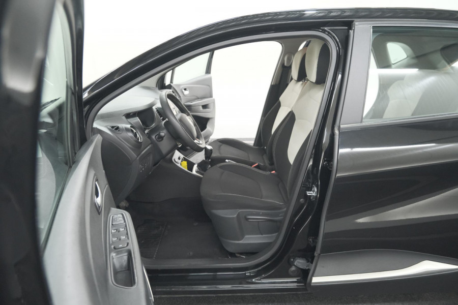 Renault Captur TCe 90 Limited | Parkeersensoren | Navigatie | Airco | Cruise Control | LM-Velgen