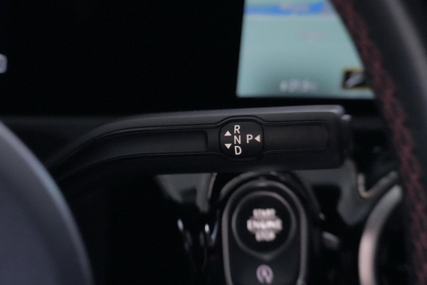 Mercedes-Benz A-Klasse 200 AMG Automaat 163 PK | Pano-dak | Widescreen | Stoelverwarming | Camera | Led | Pdc |