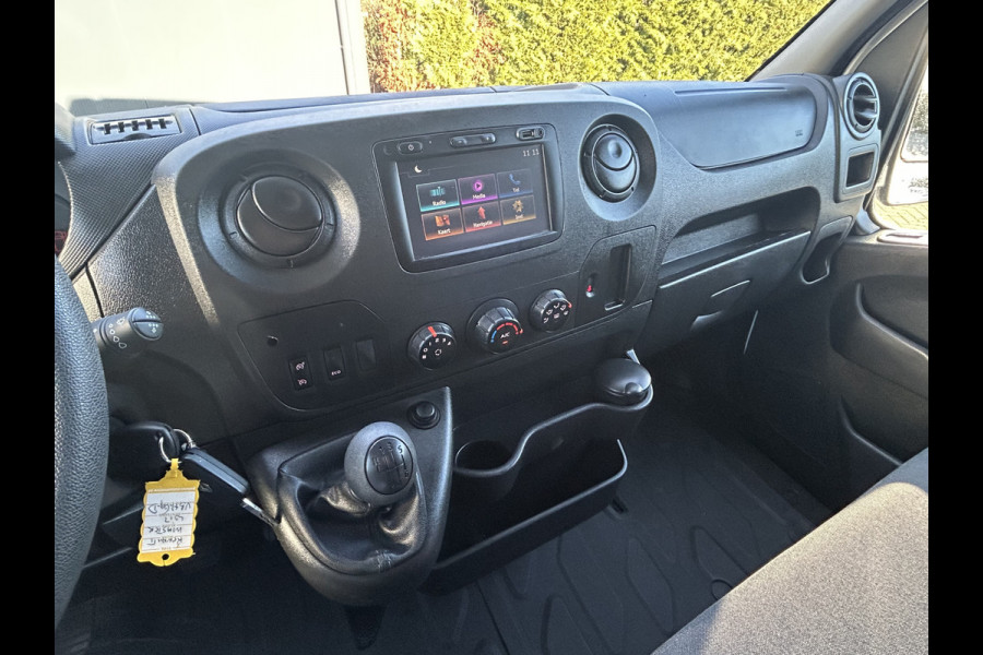Renault Master 2.3 dCi 131 PK E6 / L1H2 / TREKHAAK / 1e EIG. / AIRCO / CRUISE / NAVI / BLUETOOTH / 3-ZITS