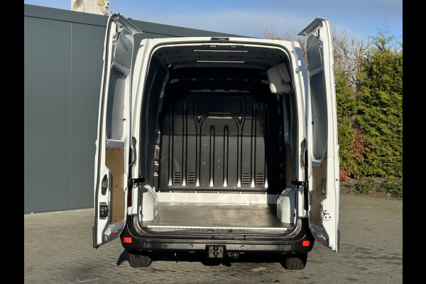 Renault Master 2.3 dCi 131 PK E6 / L1H2 / TREKHAAK / 1e EIG. / AIRCO / CRUISE / NAVI / BLUETOOTH / 3-ZITS