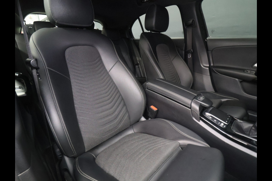 Mercedes-Benz A-Klasse 160 Sport Business Solution *WEEKAANBIEDING* [WIDESCREEN, APPLE CARPLAY, ANDROID AUTO, STOELVERWARMING, CAMERA, SPORTSTOELEN, NIEUWSTAAT]