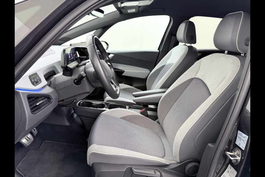 Volkswagen ID.3 First Plus 58kWh SOH 91% Adap.Cruise Apple Carplay Android Lmv 19" Navi Camera Pdc Stoel+Stuurverwarming Keyless Advanced Matrix Led + Dynamisch Led Achterlicht en Isofix DAB Privacy Glas Rijstrooksensor SOH 91% 1e Eigenaar Origineel Nederlandse Auto