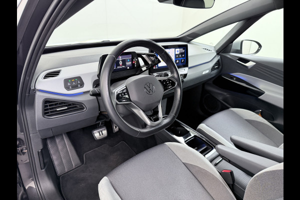 Volkswagen ID.3 First Plus 58kWh SOH 91% Adap.Cruise Apple Carplay Android Lmv 19" Navi Camera Pdc Stoel+Stuurverwarming Keyless Advanced Matrix Led + Dynamisch Led Achterlicht en Isofix DAB Privacy Glas Rijstrooksensor SOH 91% 1e Eigenaar Origineel Nederlandse Auto