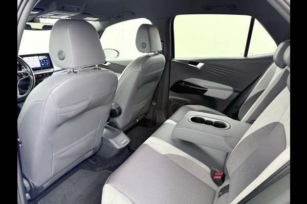 Volkswagen ID.3 First Plus 58kWh SOH 91% Adap.Cruise Apple Carplay Android Lmv 19" Navi Camera Pdc Stoel+Stuurverwarming Keyless Advanced Matrix Led + Dynamisch Led Achterlicht en Isofix DAB Privacy Glas Rijstrooksensor SOH 91% 1e Eigenaar Origineel Nederlandse Auto