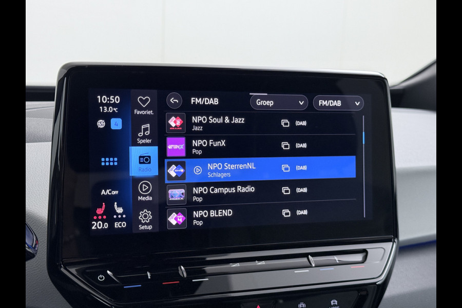 Volkswagen ID.3 First Plus 58kWh SOH 91% Adap.Cruise Apple Carplay Android Lmv 19" Navi Camera Pdc Stoel+Stuurverwarming Keyless Advanced Matrix Led + Dynamisch Led Achterlicht en Isofix DAB Privacy Glas Rijstrooksensor SOH 91% 1e Eigenaar Origineel Nederlandse Auto