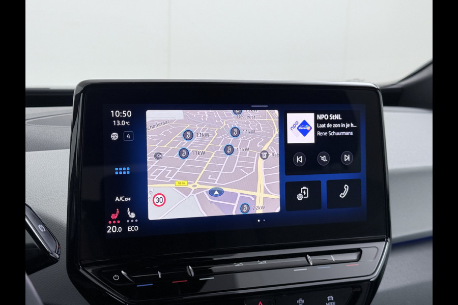 Volkswagen ID.3 First Plus 58kWh SOH 91% Adap.Cruise Apple Carplay Android Lmv 19" Navi Camera Pdc Stoel+Stuurverwarming Keyless Advanced Matrix Led + Dynamisch Led Achterlicht en Isofix DAB Privacy Glas Rijstrooksensor SOH 91% 1e Eigenaar Origineel Nederlandse Auto
