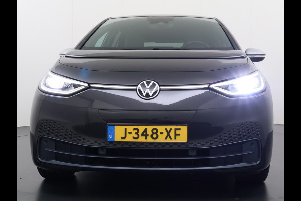Volkswagen ID.3 First Plus 58kWh SOH 91% Adap.Cruise Apple Carplay Android Lmv 19" Navi Camera Pdc Stoel+Stuurverwarming Keyless Advanced Matrix Led + Dynamisch Led Achterlicht en Isofix DAB Privacy Glas Rijstrooksensor SOH 91% 1e Eigenaar Origineel Nederlandse Auto