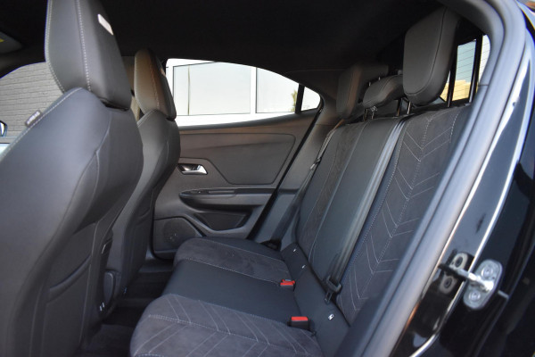 Opel Mokka 1.2 Turbo 130PK Aut. Ultimate | Camera | LED | Carplay | Massage | Incl. garantie