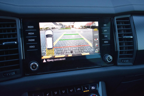 Škoda Kodiaq 1.5 TSI Sportline | MJ22 | TREKHAAK | CANTON | CAMERA | ADAPTIEVE CRUISE CONTROLE | SFEERVERLICHTING | NAP
