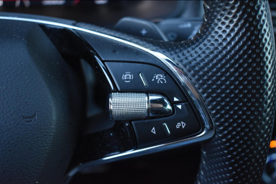 Škoda Kodiaq 1.5 TSI Sportline | MJ22 | TREKHAAK | CANTON | CAMERA | ADAPTIEVE CRUISE CONTROLE | SFEERVERLICHTING | NAP