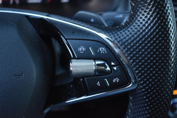 Škoda Kodiaq 1.5 TSI Sportline | MJ22 | TREKHAAK | CANTON | CAMERA | ADAPTIEVE CRUISE CONTROLE | SFEERVERLICHTING | NAP