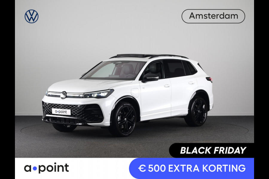 Volkswagen Tiguan 1.5 eHybrid R-Line Edition 272 pk Automaat (DSG) | Navigatie | Panoramadak | Parkeersensoren (Park assist) | Rondomzichtcamera | Lederen bekleding | Stoelverwarming v/a | Black Style pakket | R-Line |