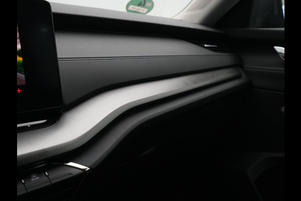 Škoda Octavia Combi 1.0 TSI 110pk Business Edition Trekhaak Navigatie Keyless Clima argon