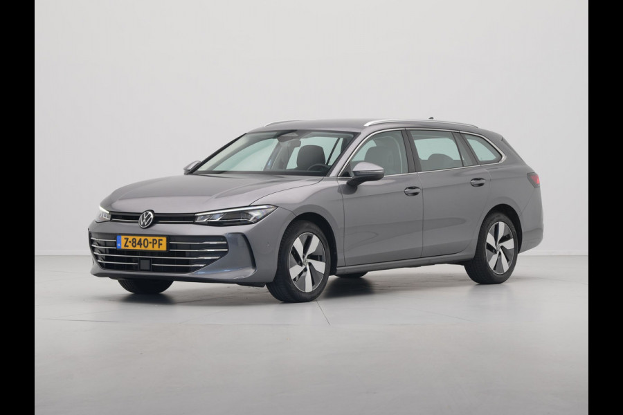 Volkswagen Passat Variant 1.5 eTSI 150pk Business Trekhaak Navigatie Camera Acc ARGON 112