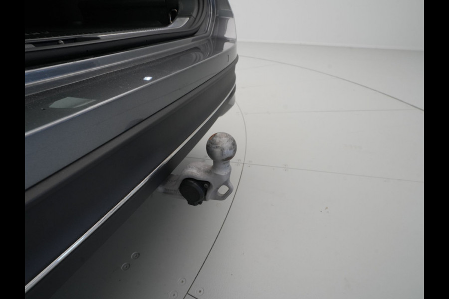 Volkswagen Passat Variant 1.5 eTSI 150pk Business Trekhaak Navigatie Camera Acc ARGON 112