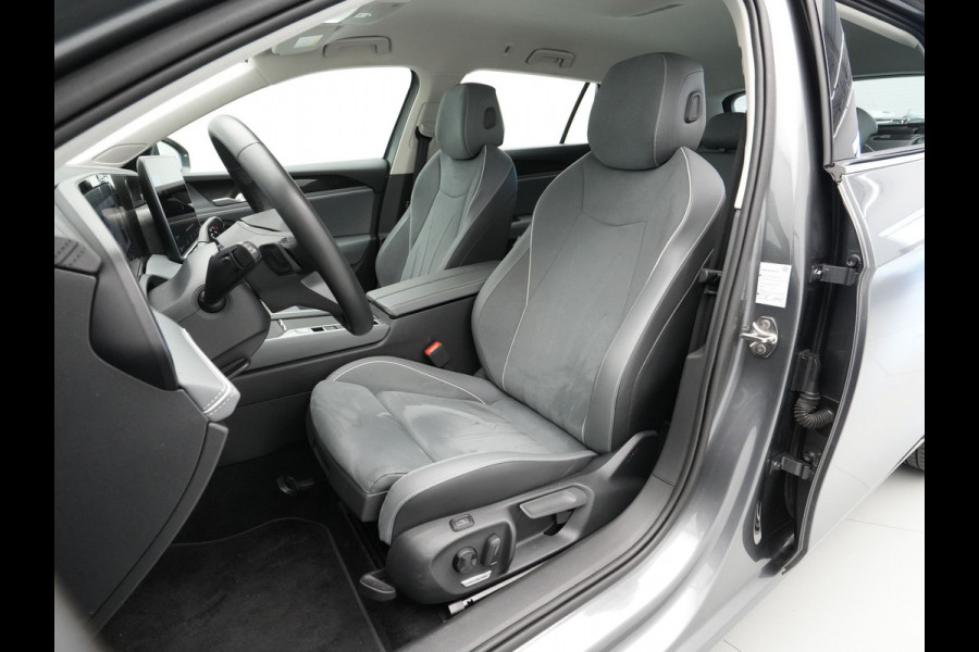 Volkswagen Passat Variant 1.5 eTSI 150pk Business Trekhaak Navigatie Camera Acc ARGON 112