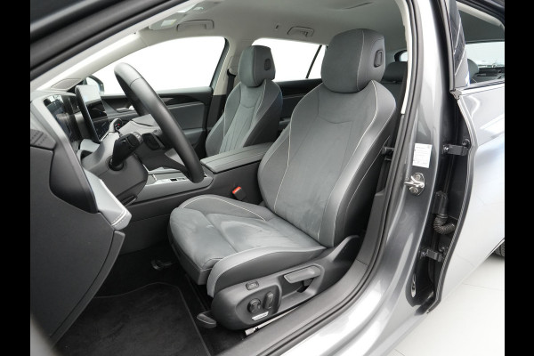 Volkswagen Passat Variant 1.5 eTSI 150pk Business Trekhaak Navigatie Camera Acc ARGON 112