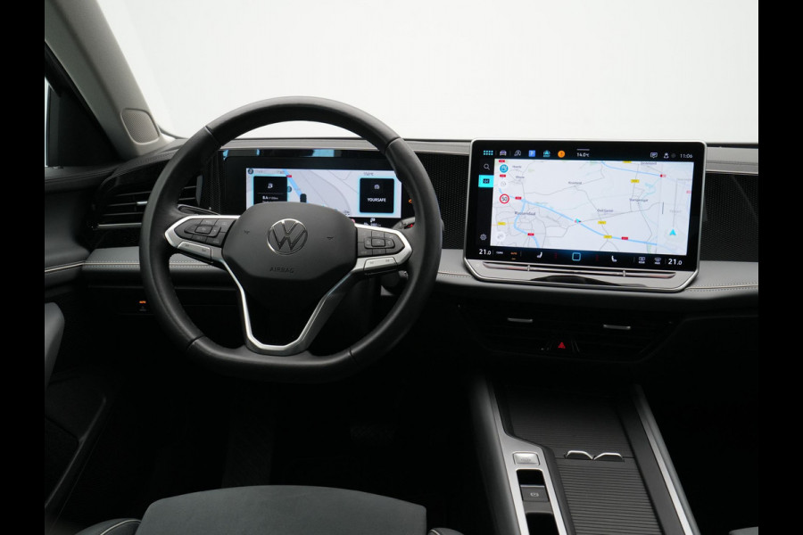 Volkswagen Passat Variant 1.5 eTSI 150pk Business Trekhaak Navigatie Camera Acc ARGON 112