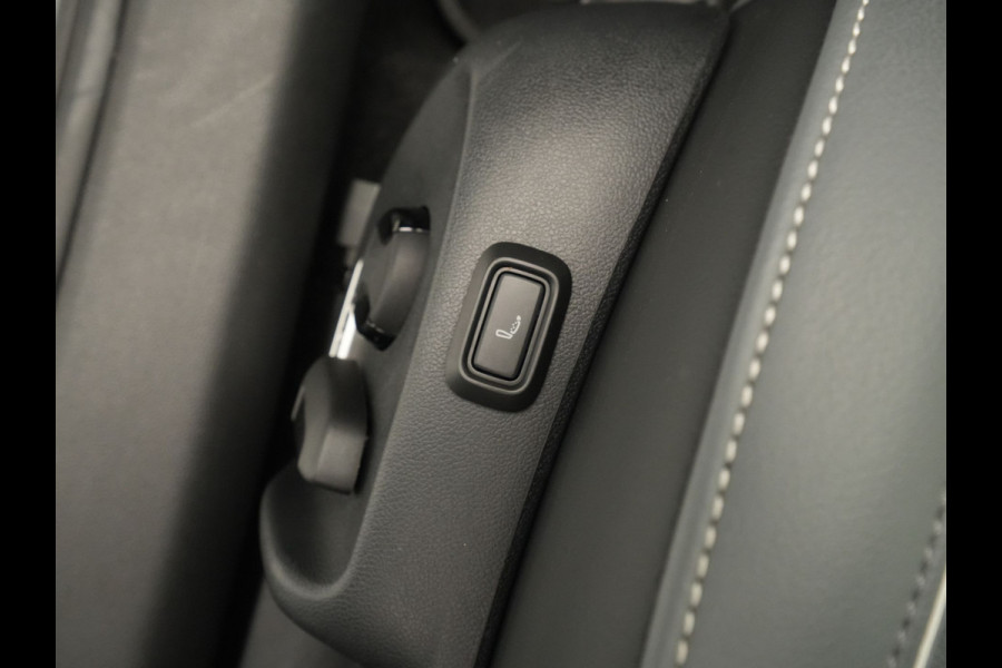 Volkswagen Passat Variant 1.5 eTSI 150pk Business Trekhaak Navigatie Camera Acc ARGON 112