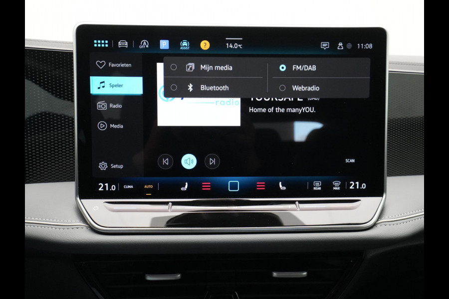 Volkswagen Passat Variant 1.5 eTSI 150pk Business Trekhaak Navigatie Camera Acc ARGON 112