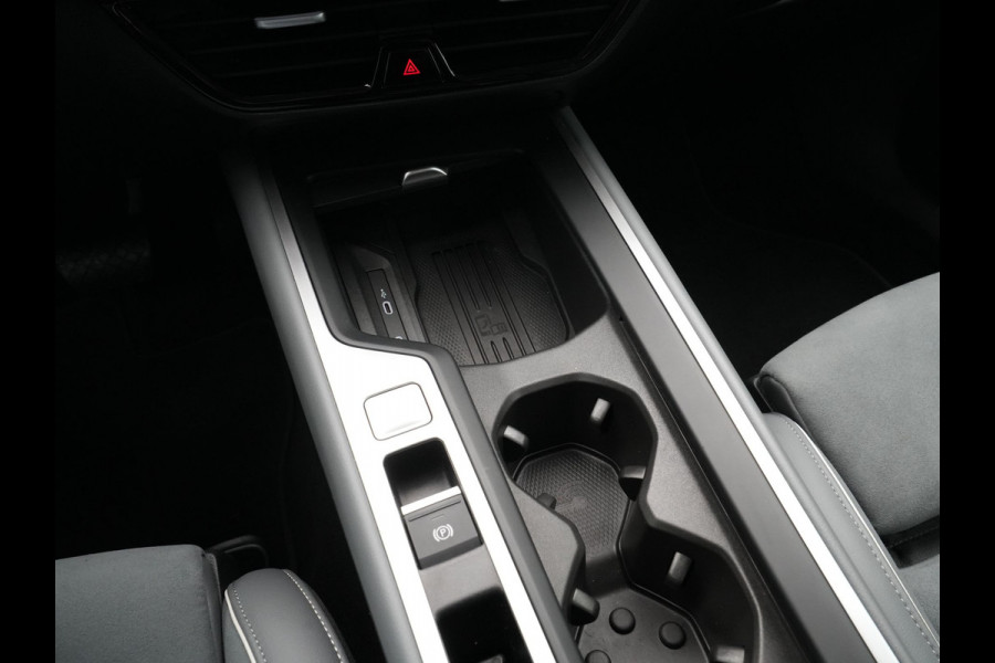 Volkswagen Passat Variant 1.5 eTSI 150pk Business Trekhaak Navigatie Camera Acc ARGON 112