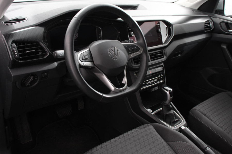 Volkswagen T-Cross 1.0 TSI 110pk DSG Life | Navigatie | Apple Carplay/Android Auto | Adaptive Cruise Control | Camera | Parkeersensoren | Stoelverwarming | Virtual Cockpit | Climate Control