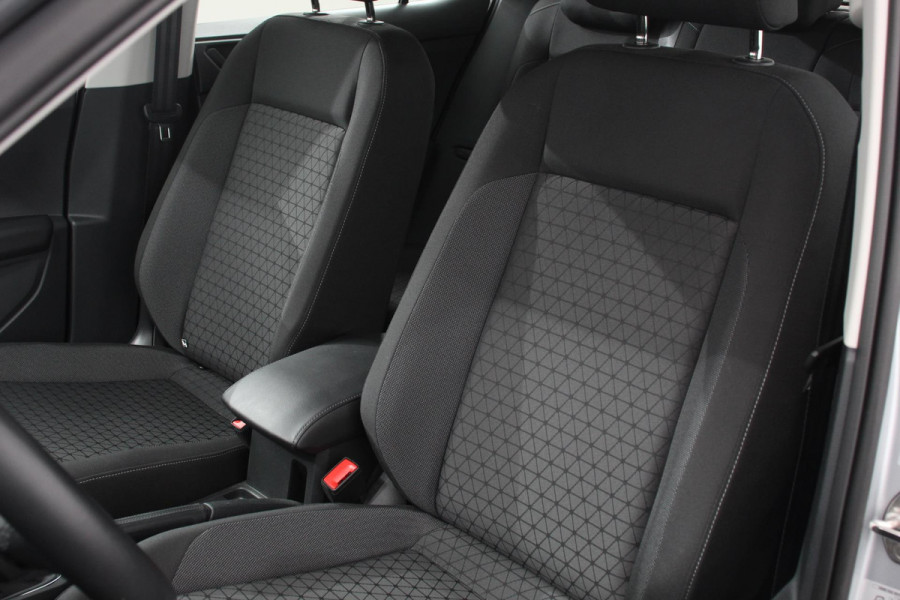 Volkswagen T-Cross 1.0 TSI 110pk DSG Life | Navigatie | Apple Carplay/Android Auto | Adaptive Cruise Control | Camera | Parkeersensoren | Stoelverwarming | Virtual Cockpit | Climate Control