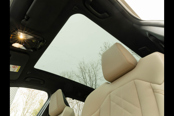 BMW X3 M50 - M-Sport Pro - Pano - Harman Kardon - Stoelventilatie - Iconic Glow